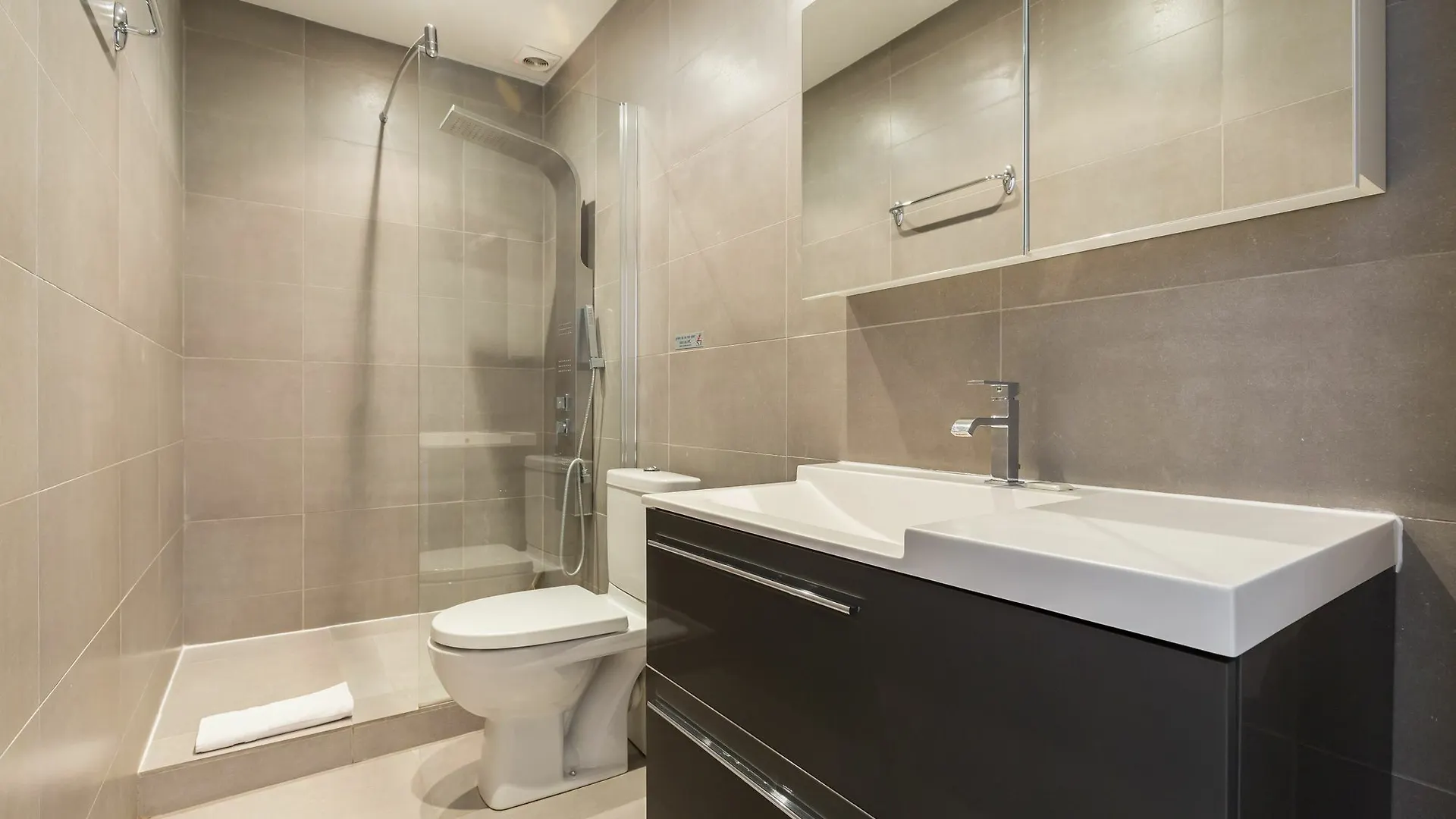 Vip Apartment Cannes 0*,